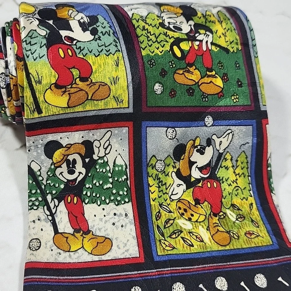 Disney Mickey Unlimited‎ 100% Silk Mickey Mouse Golf Theme Tie